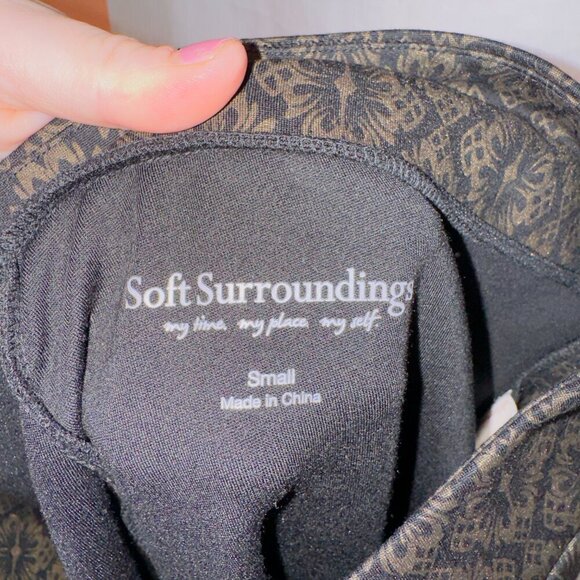 Soft Surroundings NWT Gold Leaf Print Ankle Length Pants size small - Picture 2 of 7